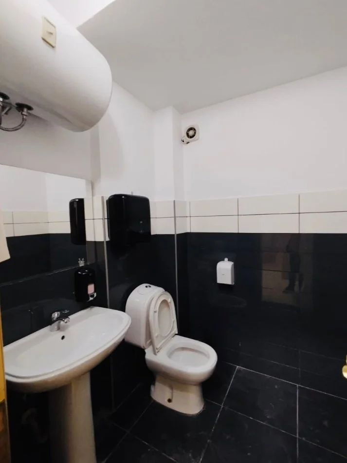 JEPET ME QIRA, APARTAMENT 4+1+2, QENDËR, TIRANË, 1000 EURO/MUAJ