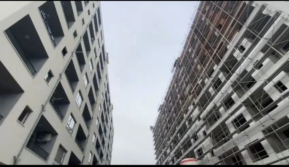 Tirane, shitet apartament 2+1 Kati 7, 104 m² 69.000 € (Kamez, Tiran)