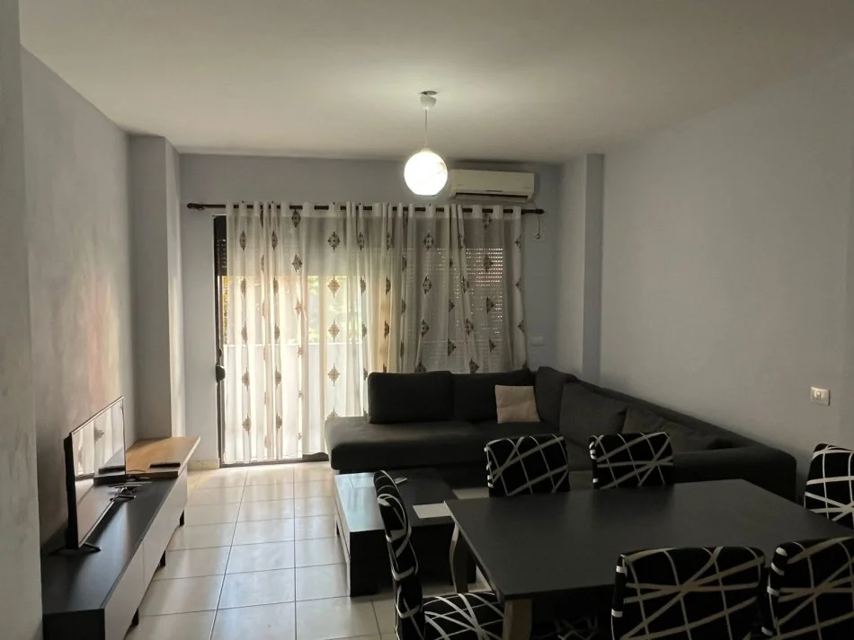 Tirane, jepet me qera 2+1+Ballkon Kati 2, 102 m² 450 € (teodor keko)