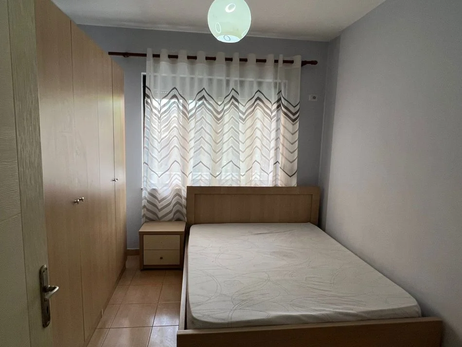 Tirane, jepet me qera 2+1+Ballkon Kati 2, 102 m² 450 € (teodor keko)