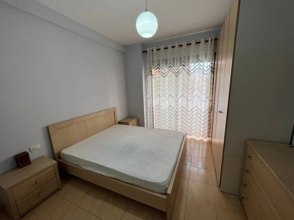 Tirane, jepet me qera 2+1+Ballkon Kati 2, 102 m² 450 € (teodor keko)