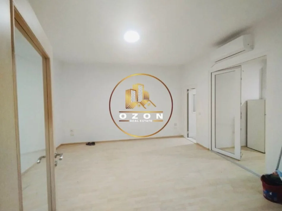 Apartament 3+1+2 për Qira në Rrugën Mine Peza 1000 € !