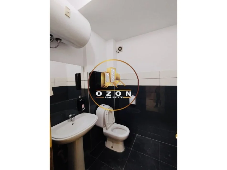 Apartament 3+1+2 për Qira në Rrugën Mine Peza 1000 € !