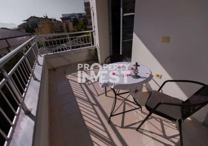 Tirane, jepet me qera apartament 1+1 Kati 1, 76 m² 500 € (Liqeni i Thate,rruga Peti)