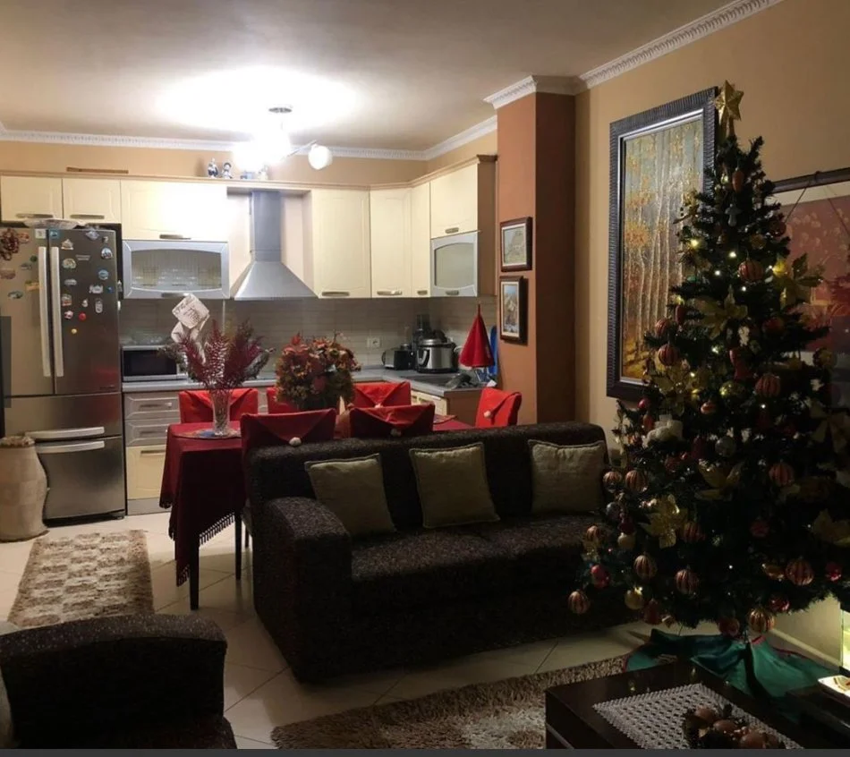 Tirane, shitet apartament 1+1 Kati 4, 94 m² 135.000 € (Jordan Misja)