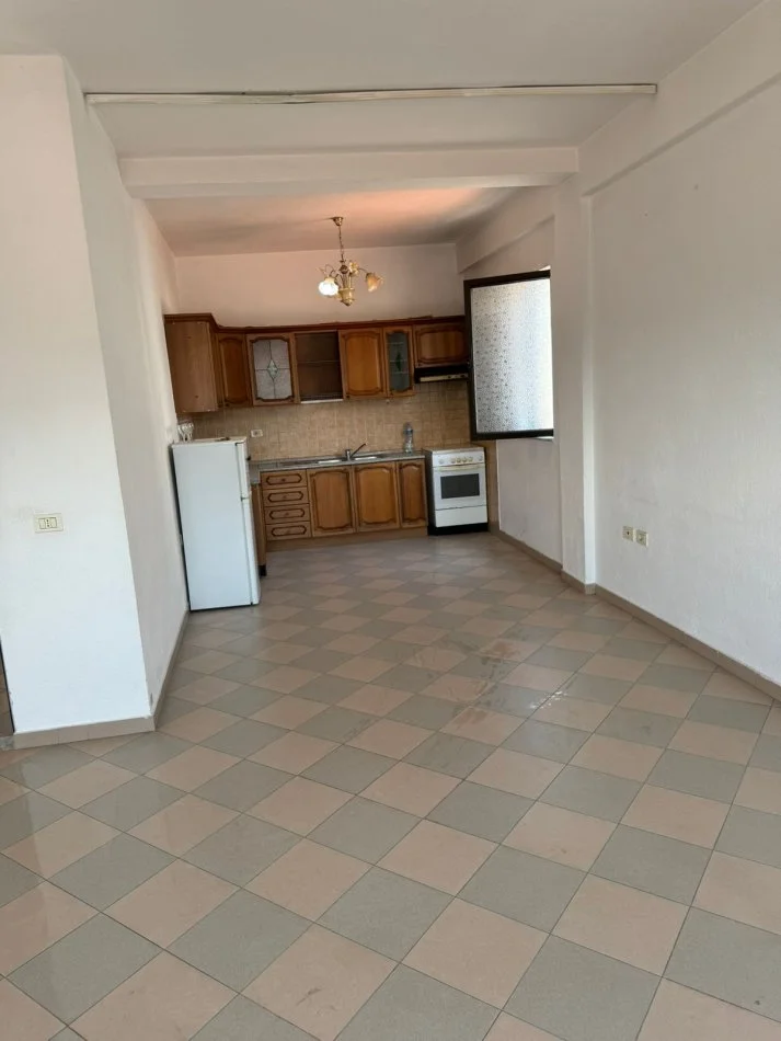 Tirane, shitet apartament 2+1 Kati 5, 100 m² 120.000 € (laprake)