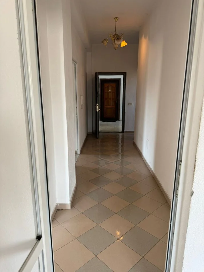 Tirane, shitet apartament 2+1 Kati 5, 100 m² 120.000 € (laprak)