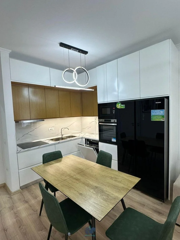 Jepet Me Qera Apartament 2+1+Post Parkimi Ne Kinostudio [ID P02145]