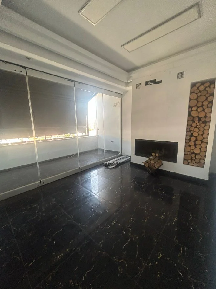 Tirane, jepet me qera 2+1 Kati 2, 141 m² (Rruga Bardhyl)
