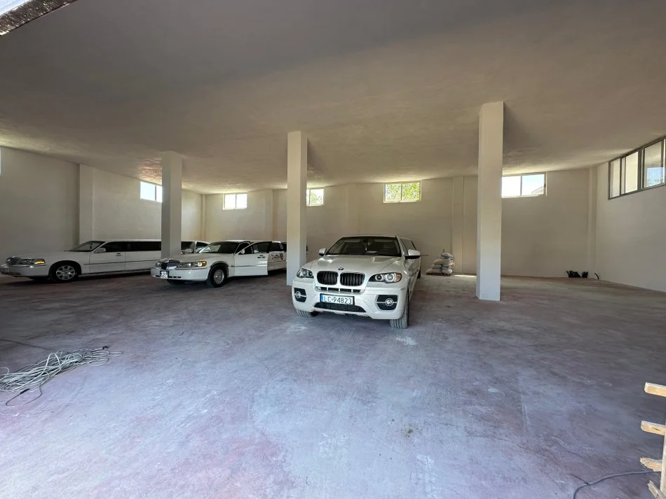 Durres, jepet me qera ambjent biznesi Kati 0, 360 m² 1.000 € (Ishe Kenete)