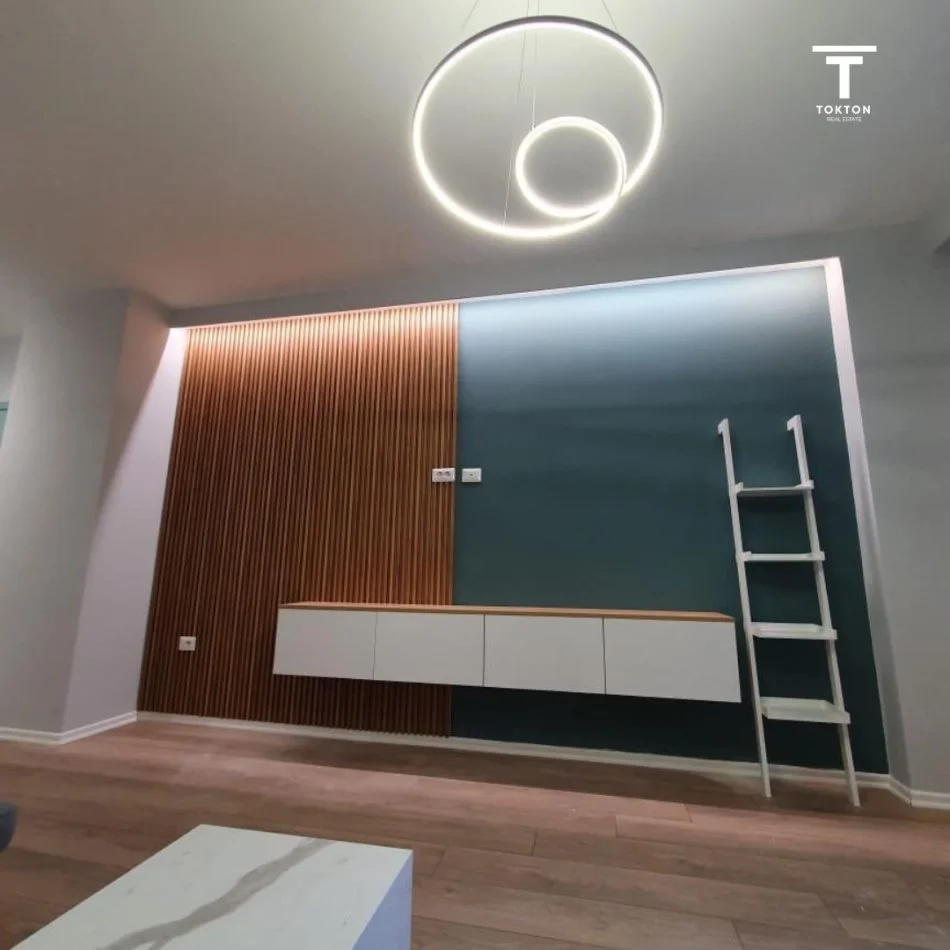 Tirane, jepet me qera apartament 1+1+Ballkon Kati 7, 68 m² 400 € (Rr."3 Deshmoret", Yzberisht)