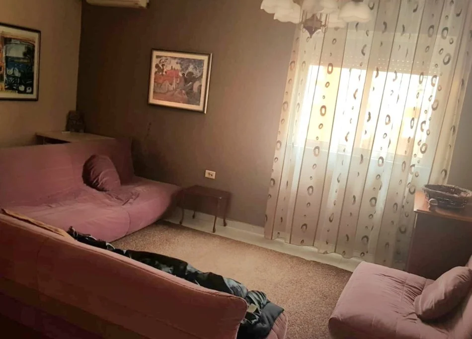 Tirane, jepet me qera apartament 2+1+Ballkon Kati 4, 74 m² 450 € (rr e durresit)