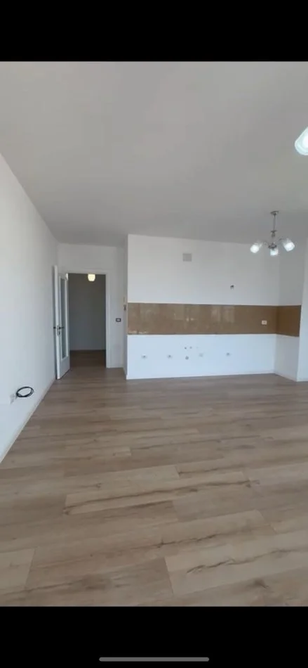 Tirane, shitet apartament 1+1+Ballkon Kati 8, 76 m² 155.000 € (zogu i zi)