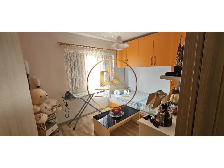 Apartament 3+1 me Qira shumë pranë Rrugicës së Salës! 850 €