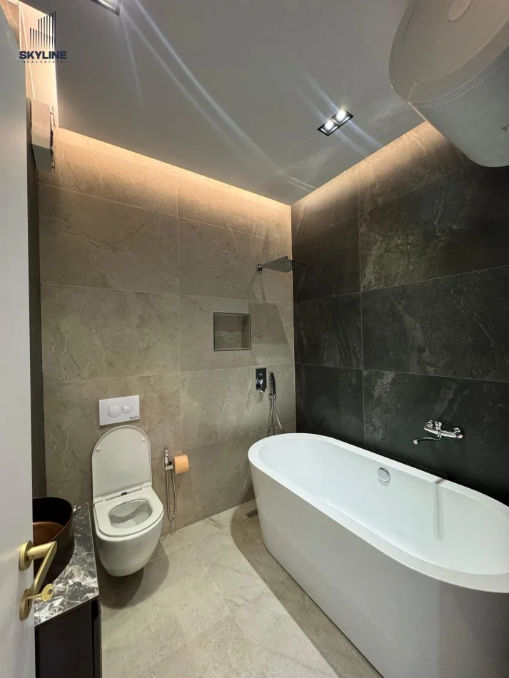 Tirane, shitet apartament 2+1+Ballkon Kati 7, 117 m² 230.000 € 