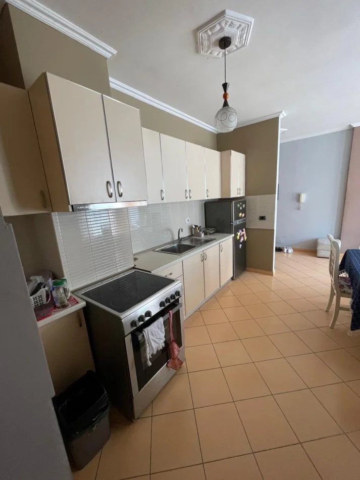 Tirane, shitet apartament 2+1+Ballkon Kati 7, 102 m² 125.000 €