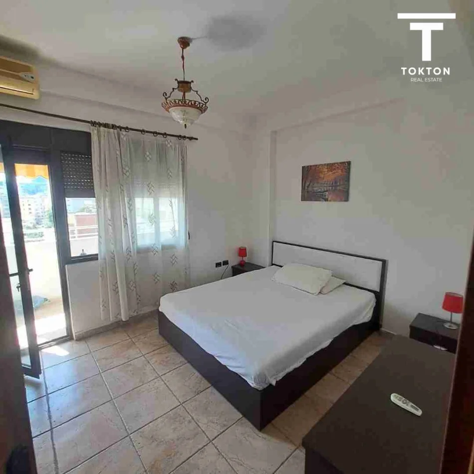 Tirane, jepet me qera apartament 3+1 Kati 6, 100 m² 700 € (MINE PEZA)