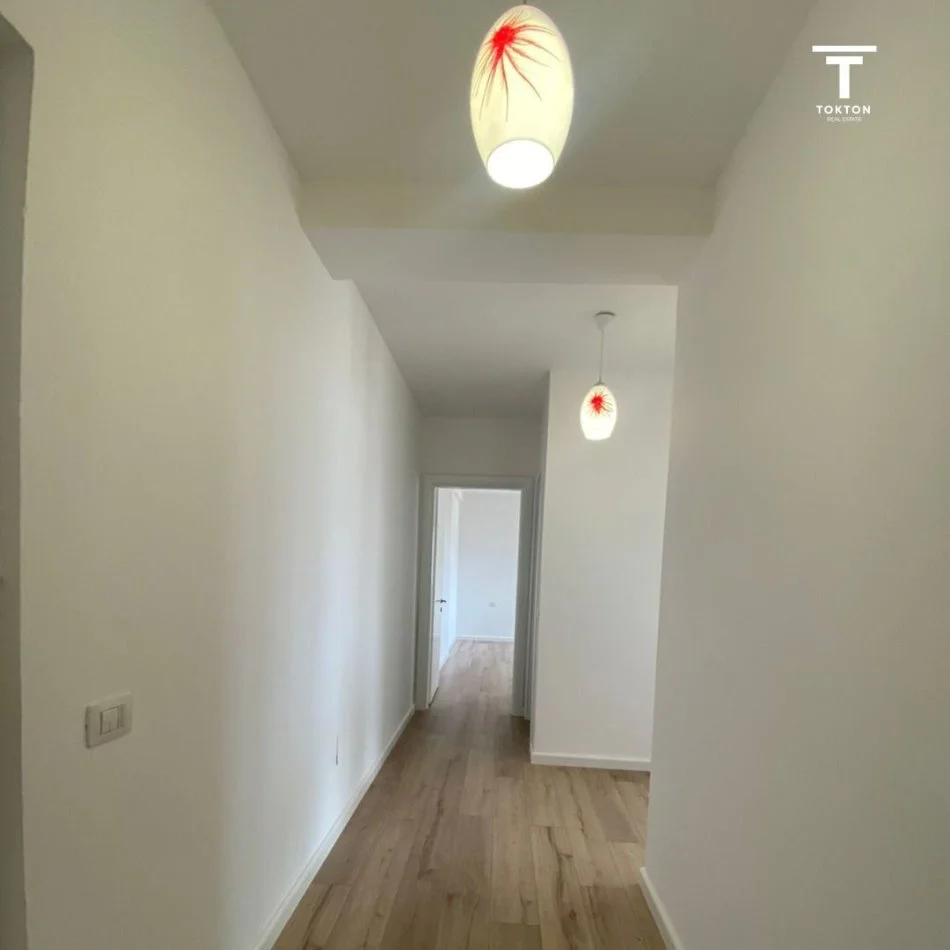 Tirane, shes apartament 1+1 Kati 8, 76 m² 155.000 € (Zogu i Zi)