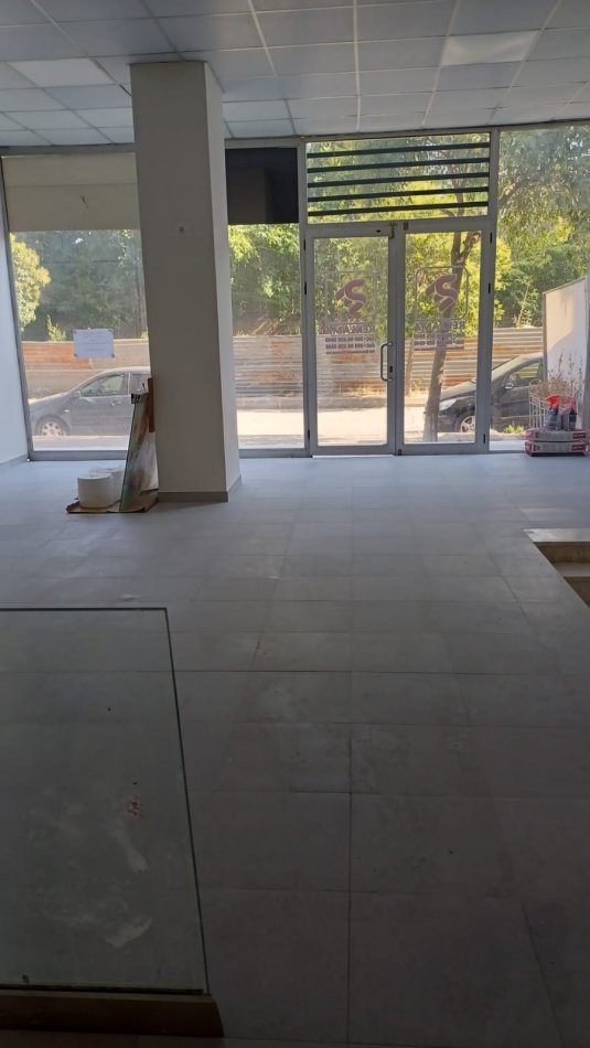 Tirane, jepet me qera ambjent biznesi Kati 0, 150 m² 1.000 € (Rruga Jordan Misja) TT 1229