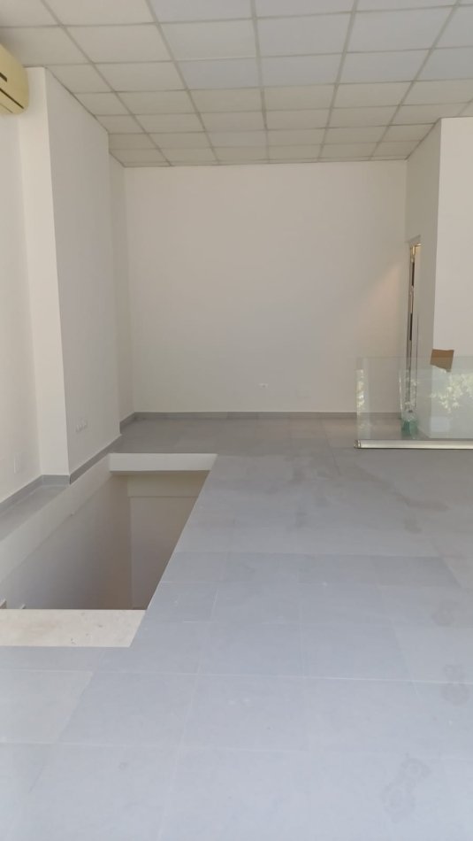 Tirane, jepet me qera ambjent biznesi Kati 0, 150 m² 1.000 € (Rruga Jordan Misja) TT 1229