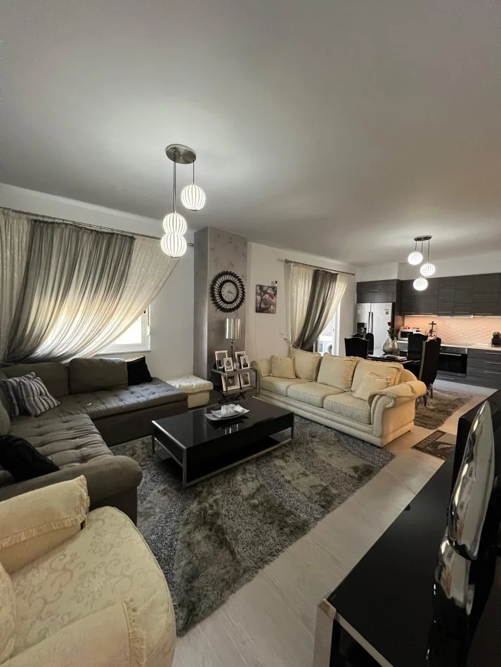 Durres, shitet apartament 2+1+Ballkon Kati 3, 120 m² 120.000 € (Shkembi Kavajes)