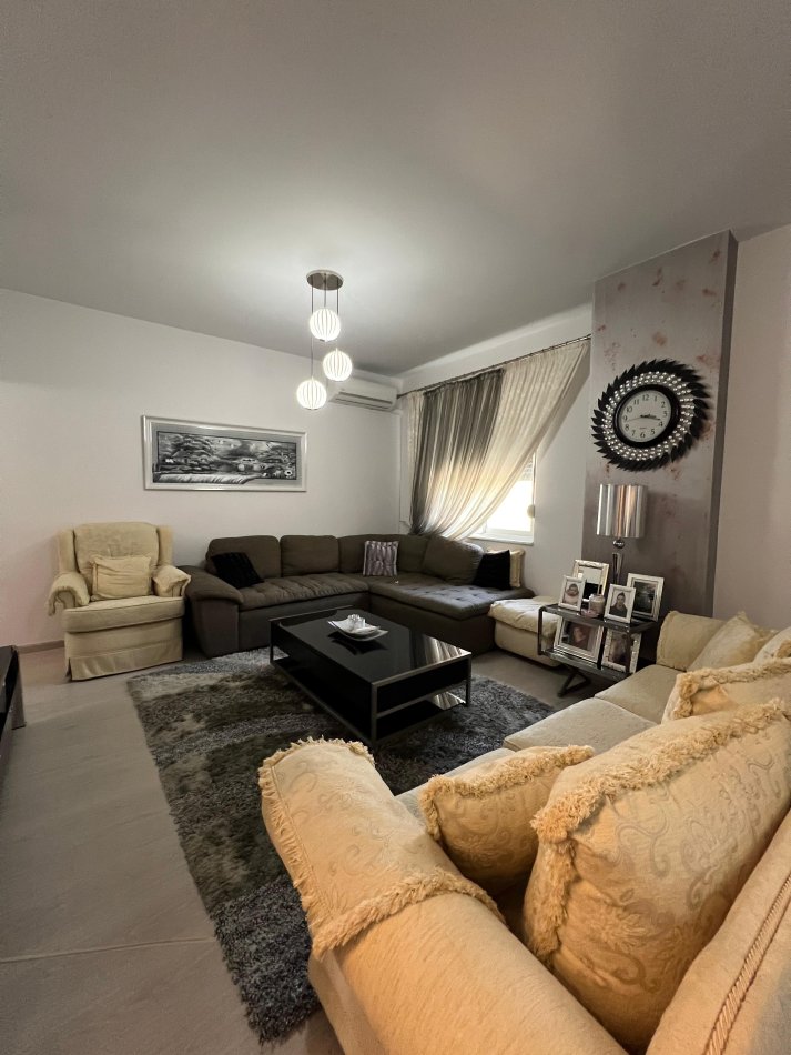Durres, shitet apartament 2+1+Ballkon Kati 3, 120 m² 120.000 € (Shkembi Kavajes)