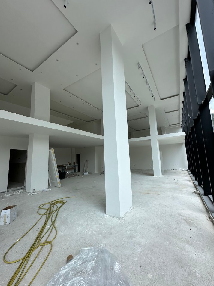 Tirane, jepet me qera ambjent biznesi Kati 0, 450 m² 6.750 € (Rruga Jordan Misja) TT 1233