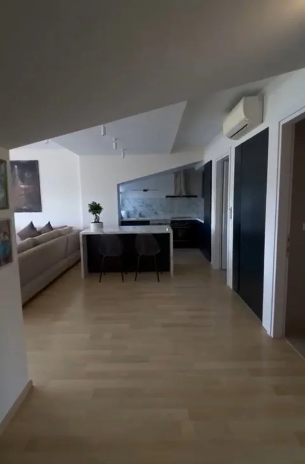 Tirane, jepet me qera apartament 2+1 Kati 2, 130 m² 1.400 € (Lunder)