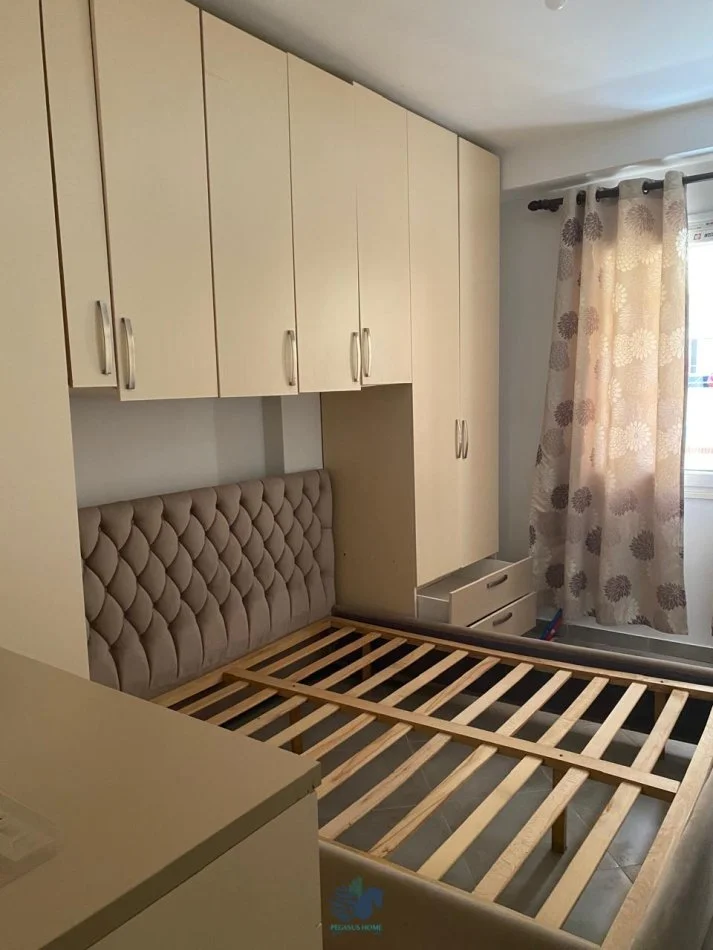 Jepet Me Qera Apartament 2+1 Tek Kodra e Diellit [ID P02147]
