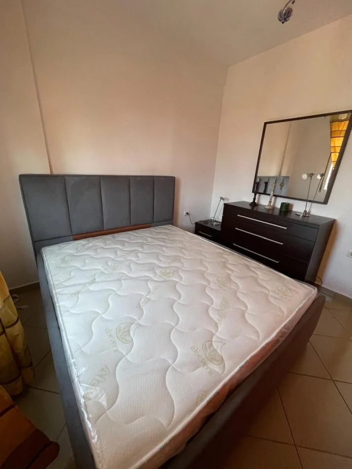 Tirane, jepet me qera apartament 1+1+Ballkon Kati 6, 65 m² 400 € (Rruga e Dibres)