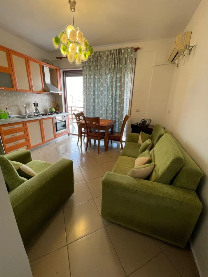 Tirane, jepet me qera apartament 1+1+Ballkon Kati 6, 65 m² 400 € (Rruga e Dibres)