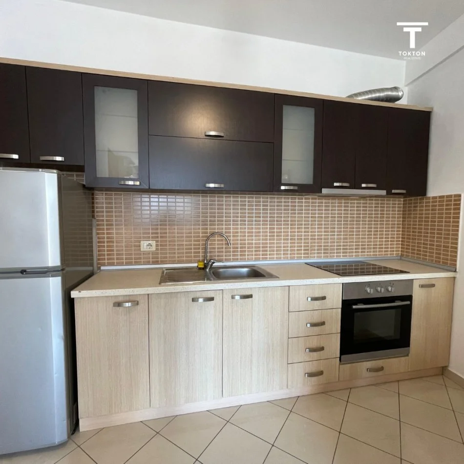 Tirane, jepet me qera apartament 1+1 Kati 4, 64 m² 400 € (Astir)