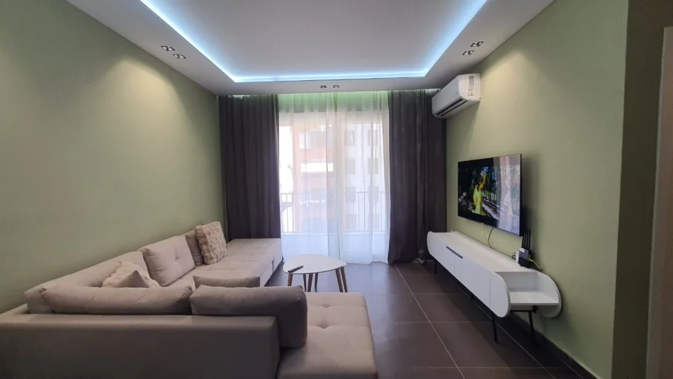 Tirane, jepet me qera 2+1 Kati 4, 102 m² 550 € (Rruga 3 Deshmoret,Yzberisht)