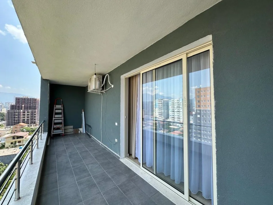 Tirane, jepet me qera apartament 2+1 Kati 8, 103 m² 550 € (Fusha e Aviacionit)