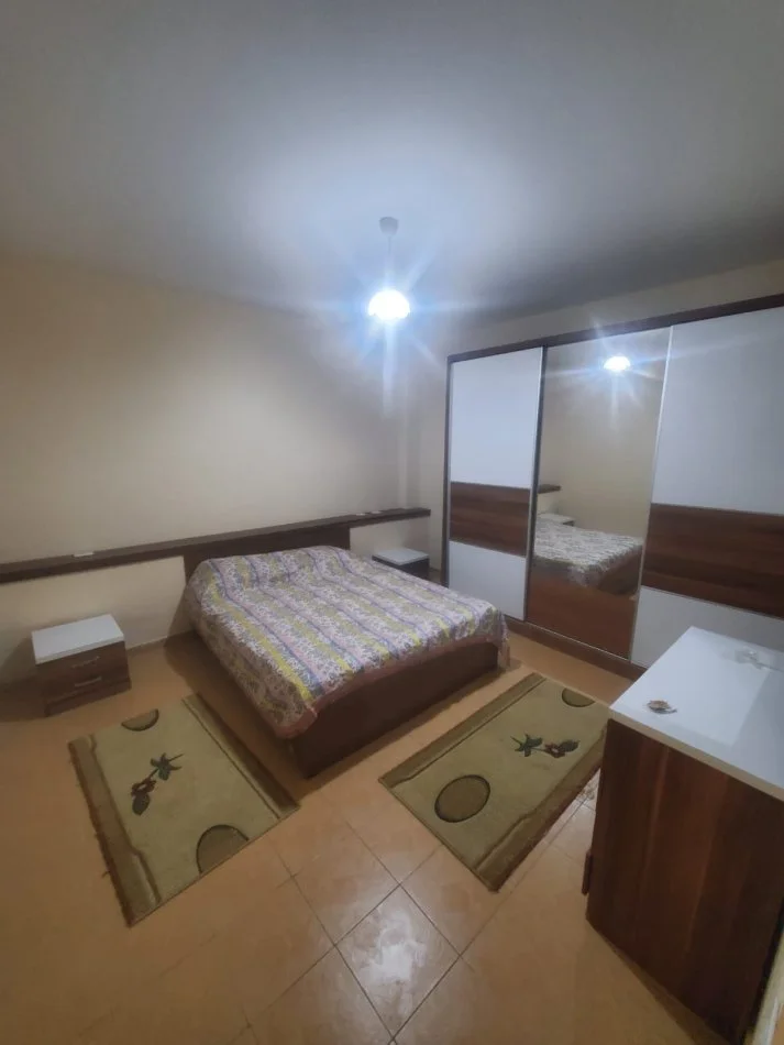 Tirane, jepet me qera apartament 2+1 Kati 1, 110 m² 420 € (rruga bill klinton)
