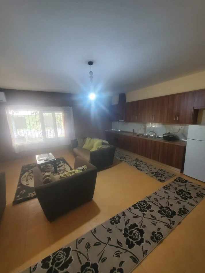 Tirane, jepet me qera apartament 2+1 Kati 1, 110 m² 420 € (rruga bill klinton)