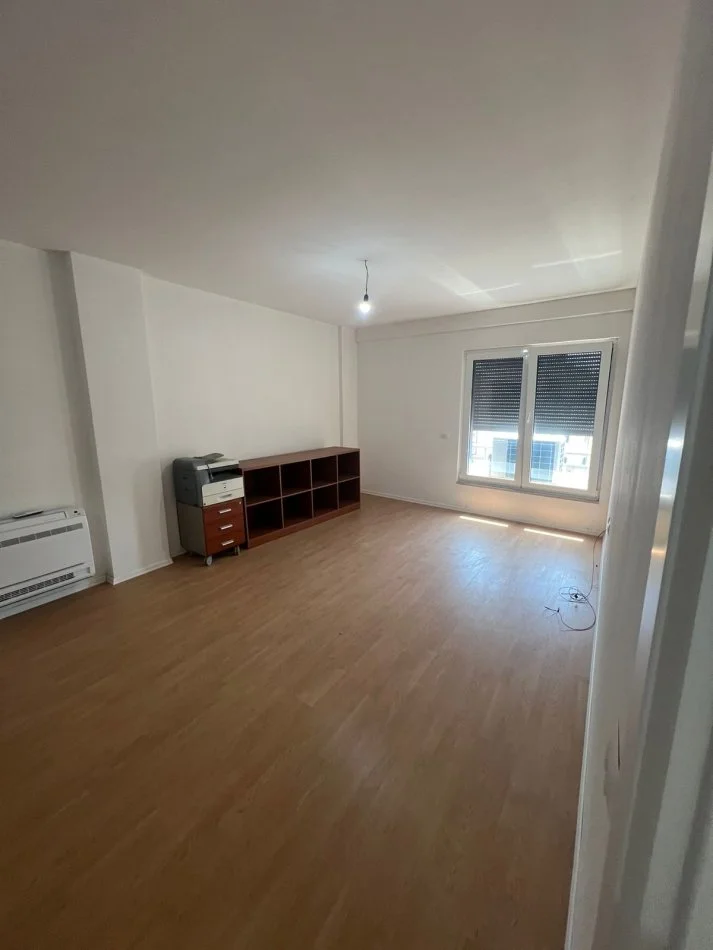Tirane, jepet me qera apartament 2+1 Kati 5, 86 m² 750 €