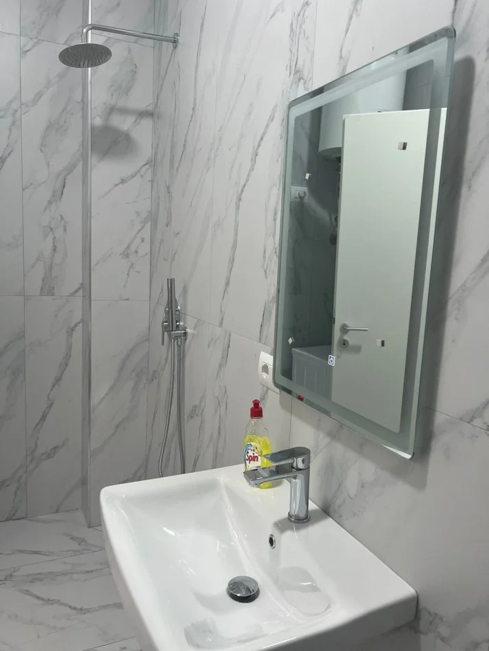 Tirane, jepet me qera apartament 1+1+Aneks+Ballkon Kati 5, 67 m² 400 € (Pasho Hysa Ali Dem)