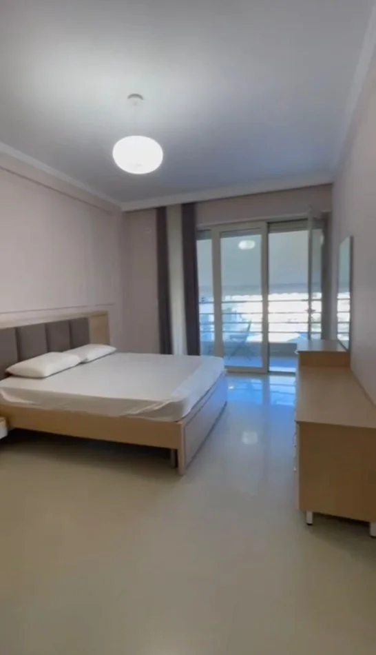 Tirane, jepet me qera apartament 1+1 Kati 5, 75 m² 500 € (Rruga e Barrikadave)