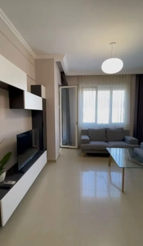 Tirane, jepet me qera apartament 1+1 Kati 5, 75 m² 500 € (Rruga e Barrikadave)