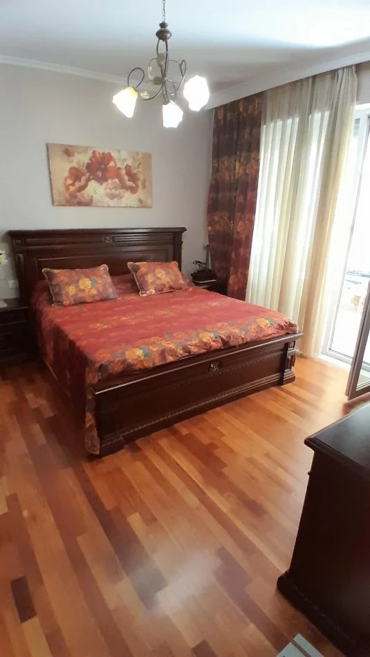 Tirane, Apartament 2+1 me qira  Kati 2, 1.100 €  ( Kopshti Zoologjik)