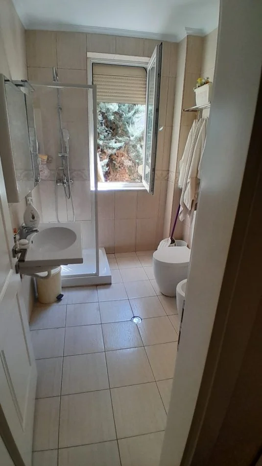 Tirane, Apartament me qira 1+1 Kati 3, 72 m² 490 € (Myslym Shyri)