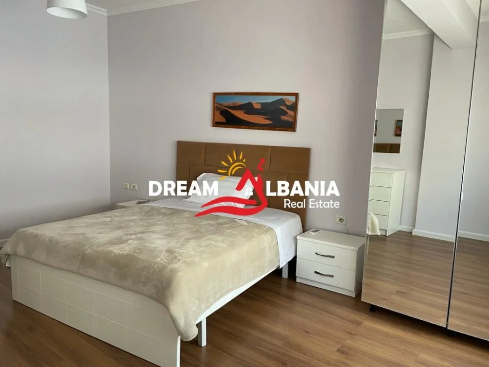 Tirane, jepet me qera apartament 1+1 Kati 4, 70 m² 650 € (ne Bulevardin Zogu i I te Ministria e Drejtesise)