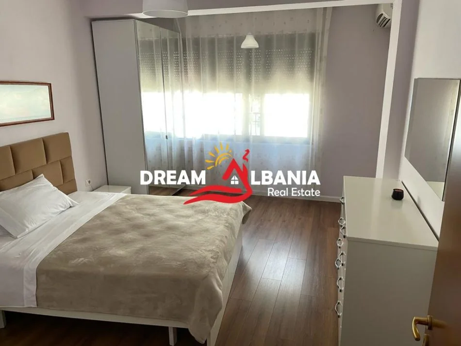Tirane, jepet me qera apartament 1+1 Kati 4, 70 m² 650 € (ne Bulevardin Zogu i I te Ministria e Drejtesise)