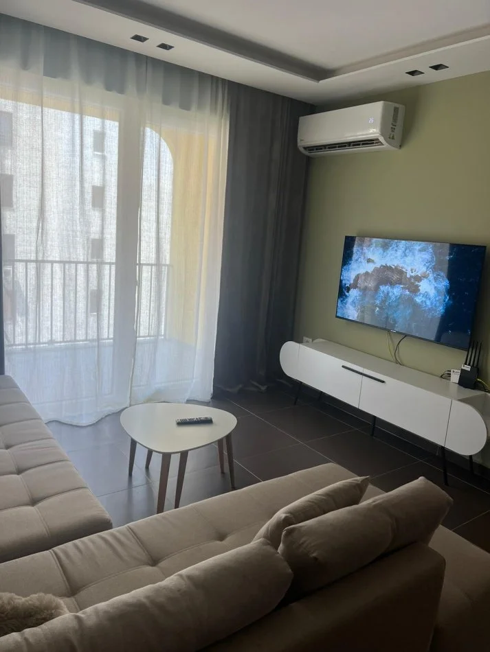Tirane, jepet me qera apartament 2+1+Ballkon Kati 4, 88 m² 550 € (Rruga 3 Deshmoret)