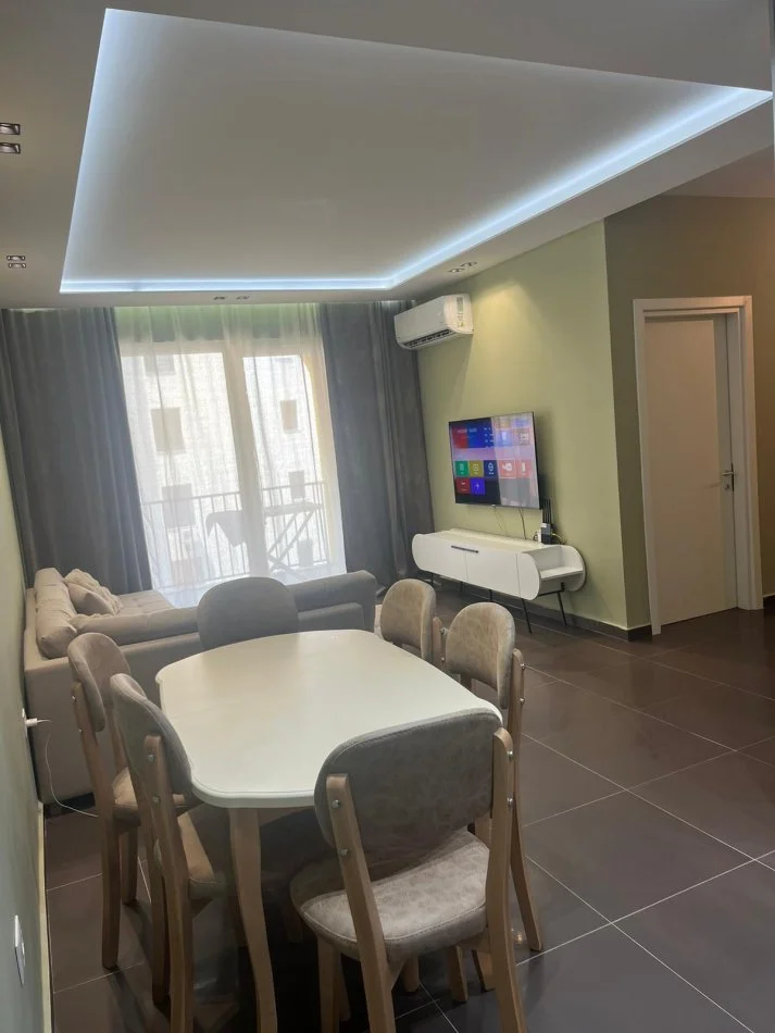 Tirane, jepet me qera apartament 2+1+Ballkon Kati 4, 88 m² 550 € (Rruga 3 Deshmoret)