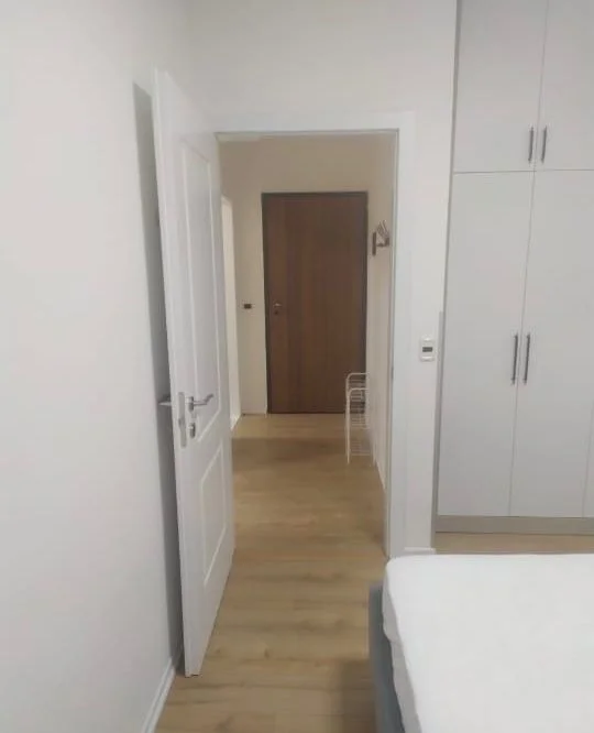 Tirane, Apartament  me qira 1+1 Kati 4, 69 m² 600 € (Bogdanet)