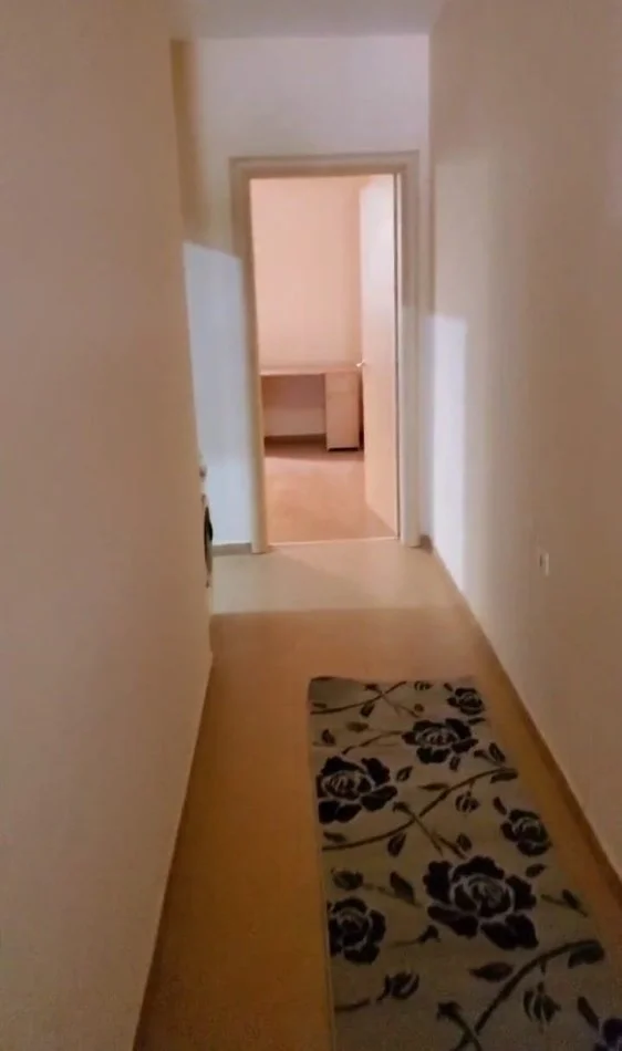 Tirane, jepet me qera apartament 2+1 Kati 1, 90 m² 400 € (selit)