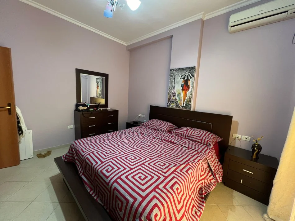 Tirane, jepet me qera apartament 2+1+Ballkon Kati 3, 115 m² 600 € (Kopshti Zoologjik)