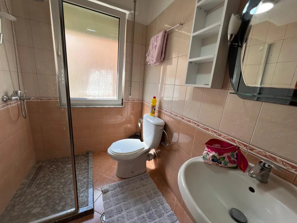 Tirane, jepet me qera apartament 2+1+Ballkon Kati 3, 115 m² 600 € (Kopshti Zoologjik)